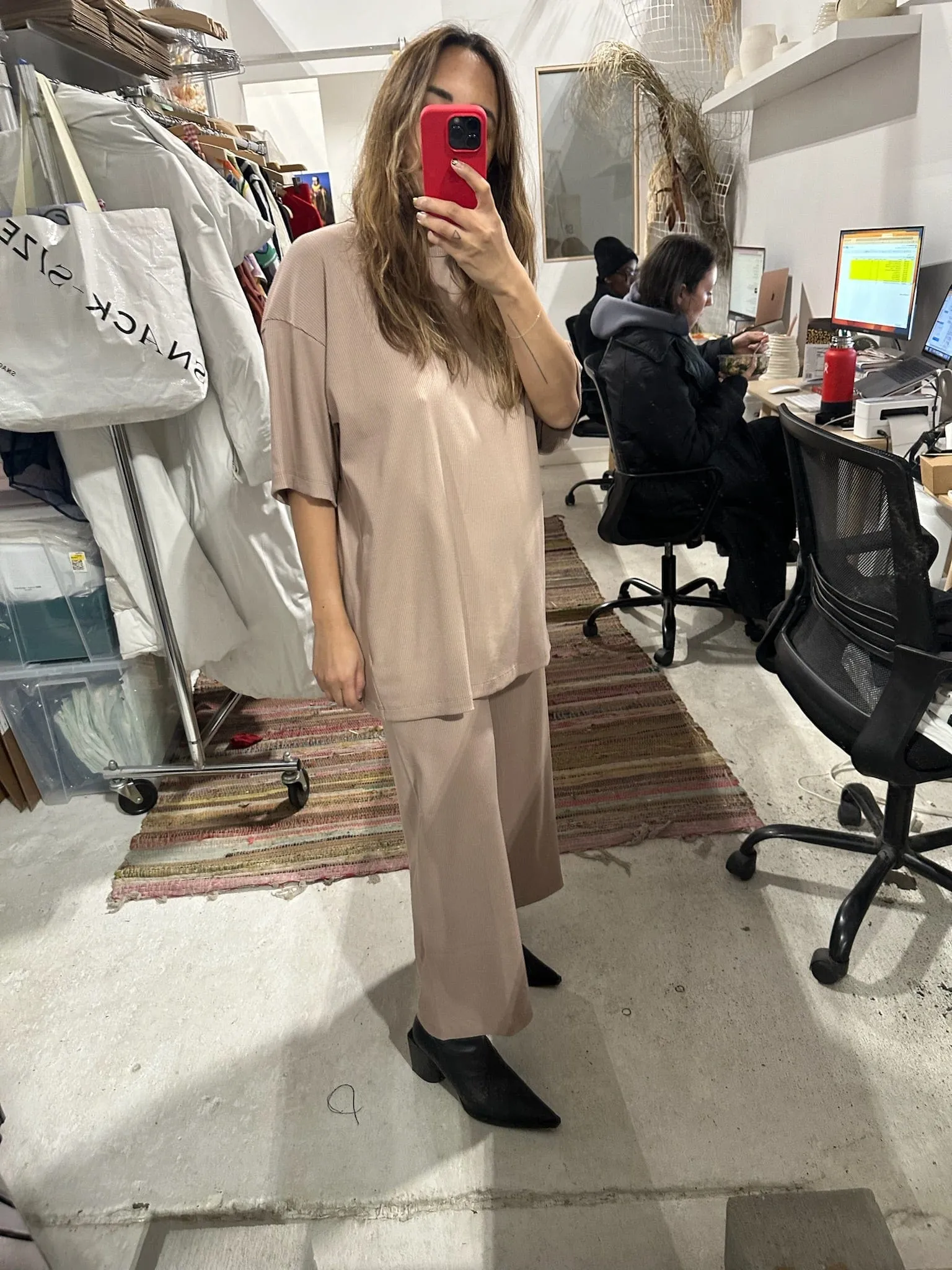 Liza Pant in Taupe